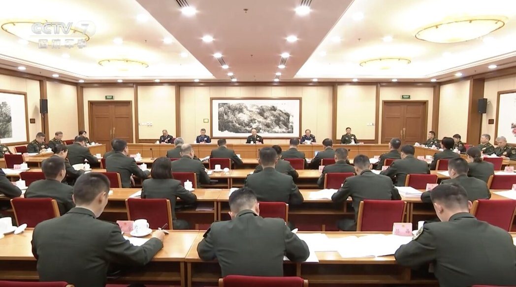 大陆全国两会正在召开,解放军和武警部队代表团5日下午分组审议政府工作报告,中共中... 大陆全国两会正在召开,解放军和武警部队代表团5日下午分组审议政府工作报告,中共中...