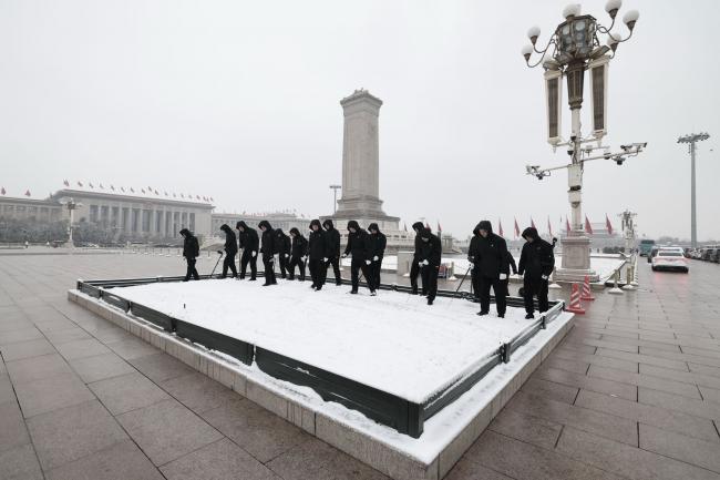 另类画面，两会期间中共如临大敌