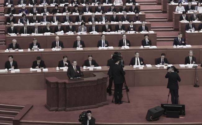 另类画面，两会期间中共如临大敌