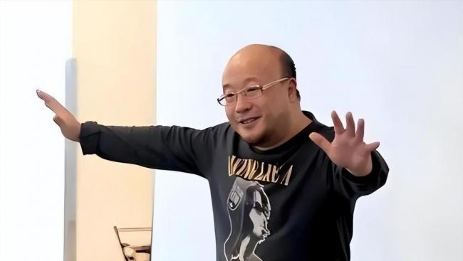 他长期包养4名情妇  每天给情妇2万零花钱