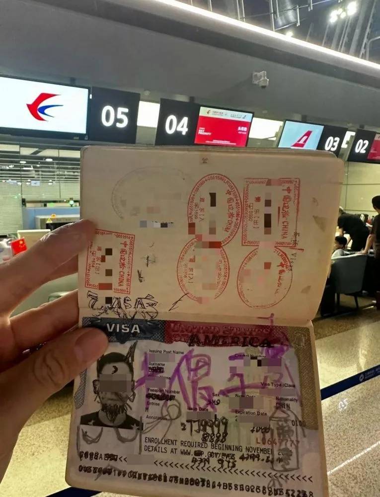 美签遭亲戚小孩涂鸦 中国男子怒揭熊孩黑历史