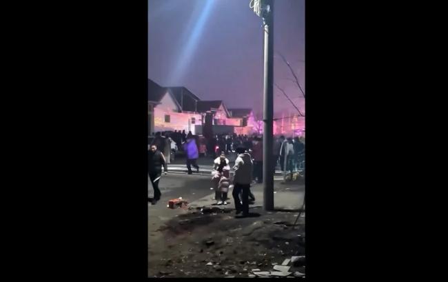 中国网红夫妇离婚引爆粉丝对阵 特警都出动 中国网红夫妇离婚引爆粉丝对阵 特警都出动