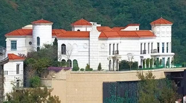 许家印香港大宅挖出464平“地牢” 藏着什么秘密