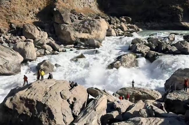 虎跳峡失联男子已找到 遗体泡水11天面目全非