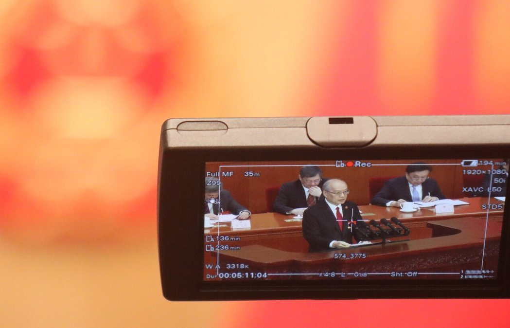 大陆最高法院院长张军9日上午在大陆人大会议上作工作报告,提到了依法惩戒「台独顽固... 大陆最高法院院长张军9日上午在大陆人大会议上作工作报告,提到了依法惩戒「台独顽固...