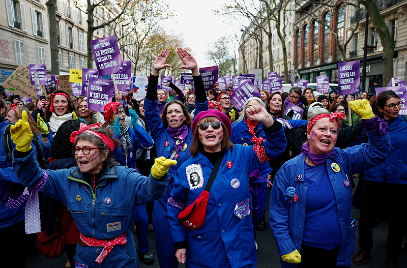 巴黎「国际终止妇女受暴日」游行各大工会集体动员，高呼女性职场诉求，包括同工同酬、反职场性骚扰等，为为女权和女性安全发声。 （资料照片） 图片来源/路透社