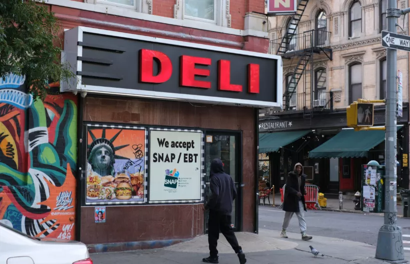 纽约斩杀线：18万人若不工作恐失福利 新规将生效