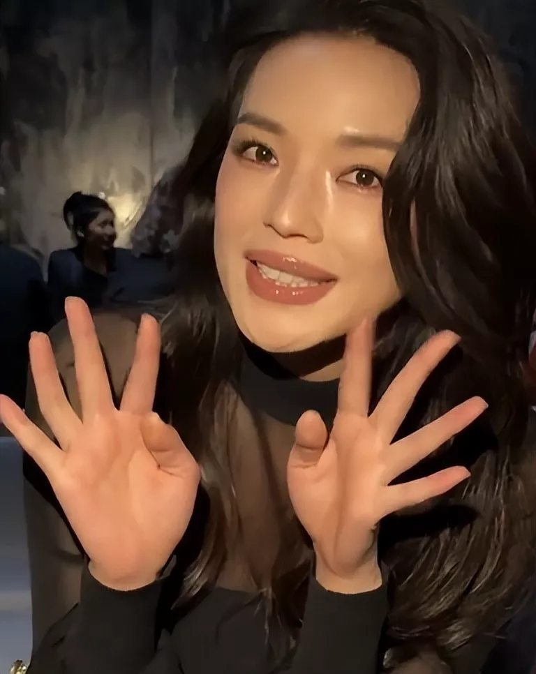 巴黎时装周第二波:无滤镜暴露明星真实状态,辛芷蕾生图太惊艳