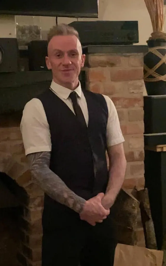 他全身发蓝，被紧急送医！真相曝光 网民惊呆