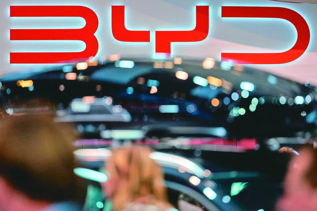 路透报导,比亚迪正在研究一级方程式赛车(F1)和耐力赛等赛车运动领域的选项,借此... 路透报导,比亚迪正在研究一级方程式赛车(F1)和耐力赛等赛车运动领域的选项,借此...