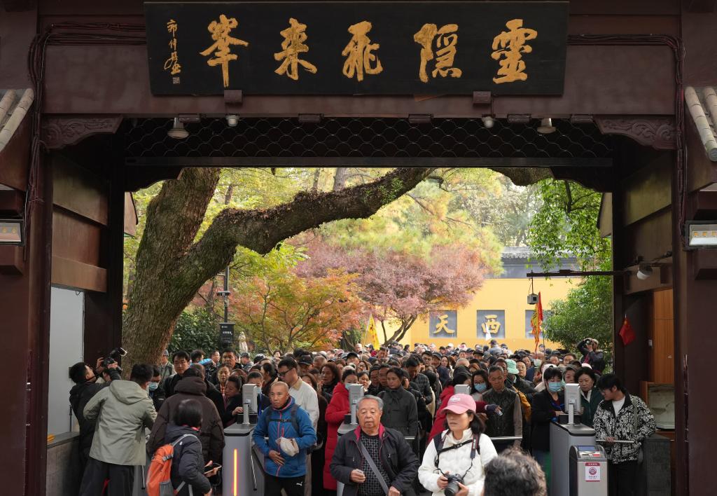 文旅新探丨杭州灵隐寺免费开放文化共享吸引更多目光-新华网