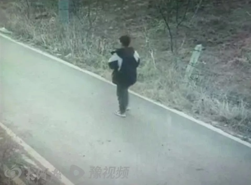 11岁男孩不愿上学就离家出走,警方找两天才发现