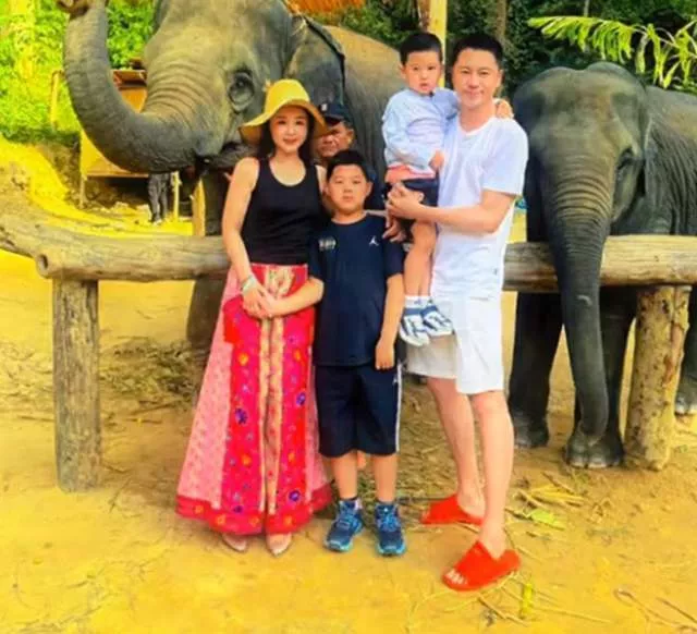 王雷回老家大连 ，下厨做16道菜招待发小又帅又靠谱