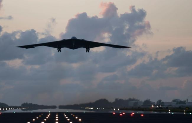 中国公司称：拦截美军B-2轰炸机无线电…