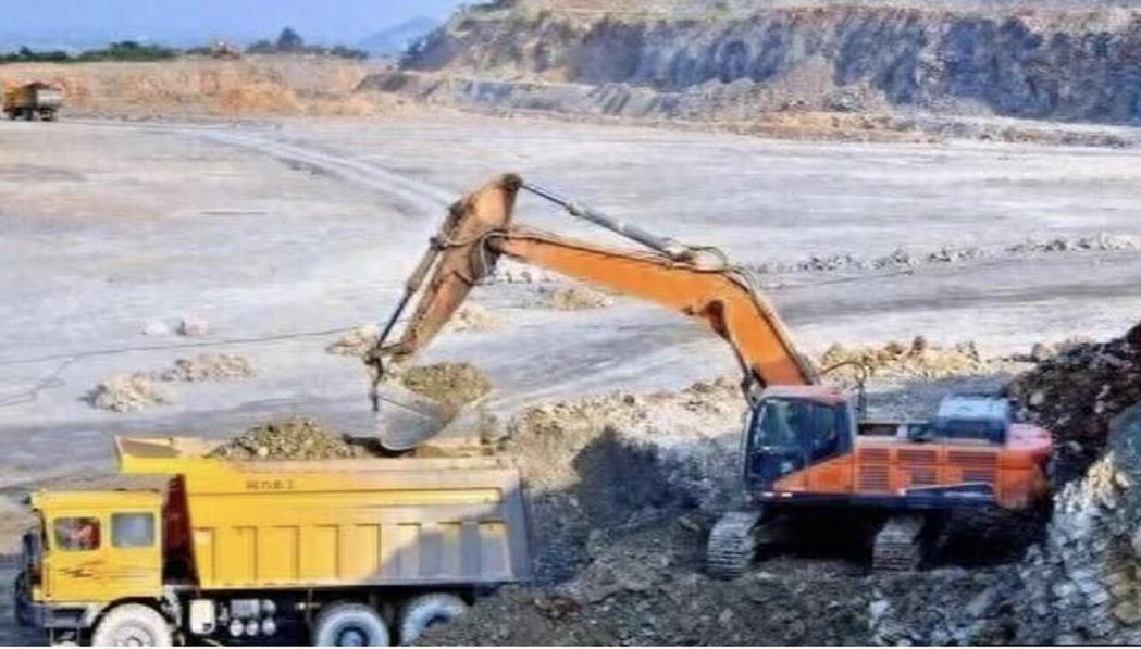 第一财经指出,中美企业纷纷前往非洲,将AI技术应用于当地矿业探勘,其中大陆的深脉... 第一财经指出,中美企业纷纷前往非洲,将AI技术应用于当地矿业探勘,其中大陆的深脉...