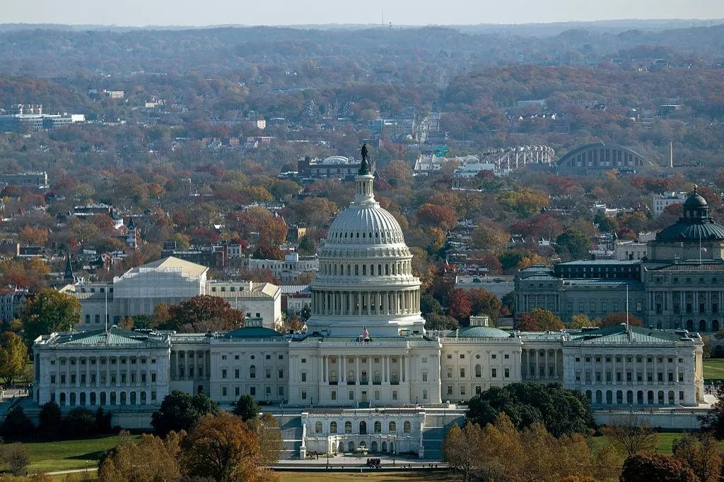 政府继续部份停摆 愈来愈多机场吁民众捐款帮员工