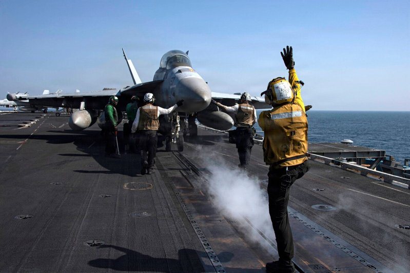 伊朗宣布击中美国航母中央司令部立刻发文回应-环球大观-万维读者网(手机版)