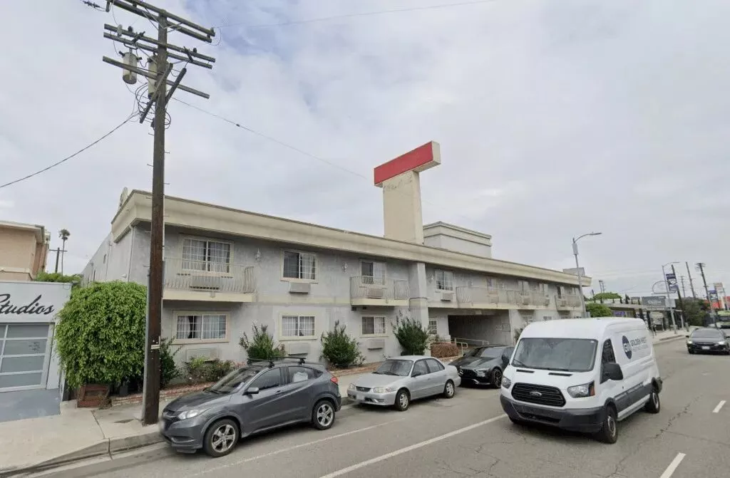 一间房$62.5万空置6年：洛杉矶无家可归者项目成“天价工程”