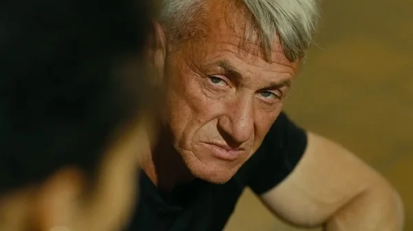 讲“革命在美国失败”的电影，横扫奥斯卡