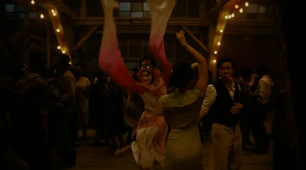 讲“革命在美国失败”的电影，横扫奥斯卡