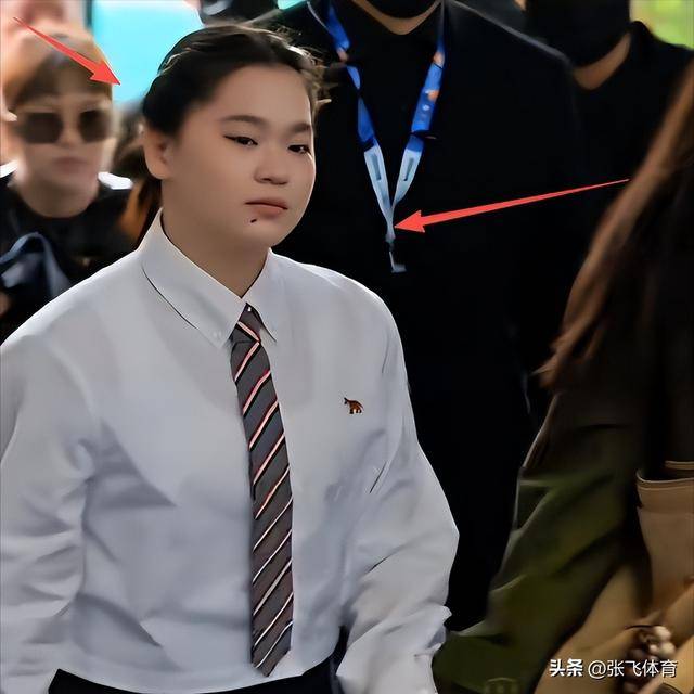 全红婵出席活动!穿搭被吐槽 胖成H型身材 一脸福相
