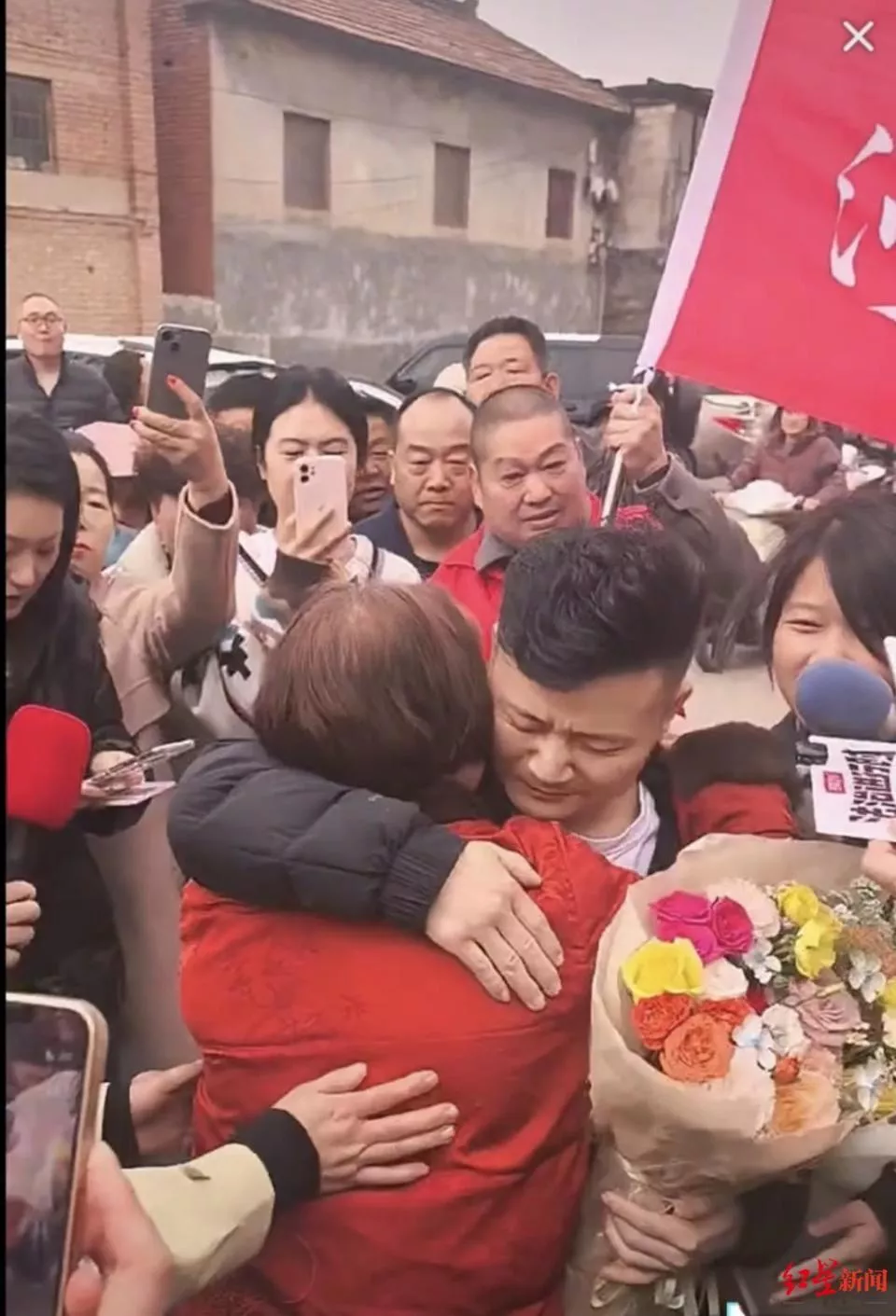 男子3岁时被拐,35年后回家认亲:姐姐自责内疚半生