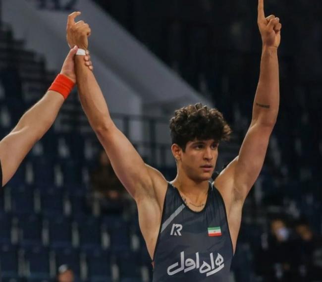 伊朗公开绞刑处决19岁摔跤冠军