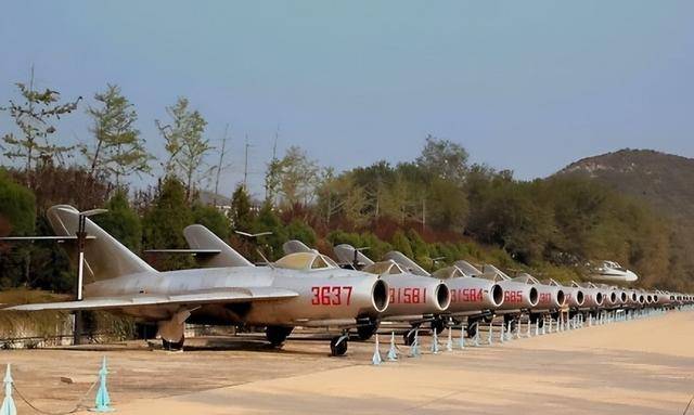 这个小国购买中国战斗机不给钱,7次追债都不还 这个小国购买中国战斗机不给钱,7次追债都不还