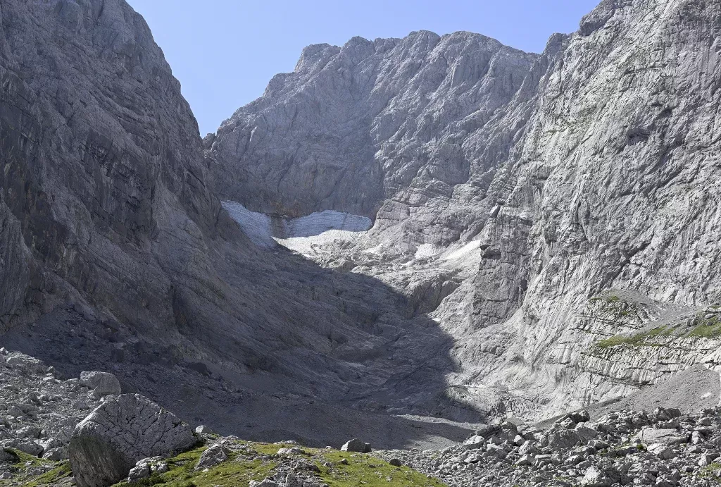 当地时间2025年8月13日，德国贝希特斯加登，布劳埃斯冰川几乎消亡。视觉中国 图