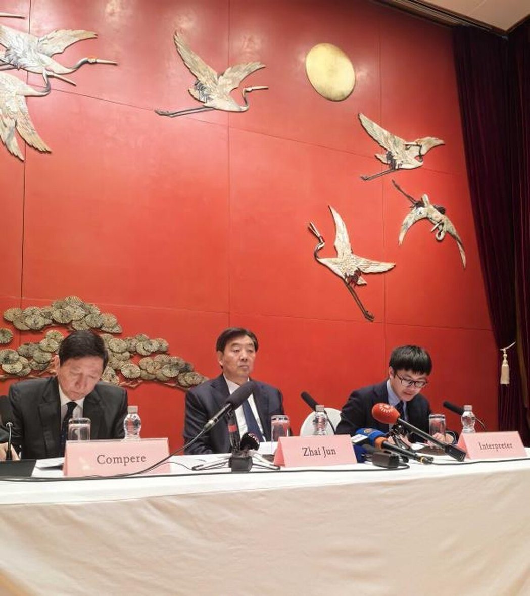 中国政府中东问题特使翟隽(图中)23日表示,中方愿同相关方积极沟通,为缓和局势、... 中国政府中东问题特使翟隽(图中)23日表示,中方愿同相关方积极沟通,为缓和局势、...