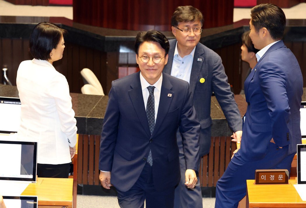 南韩国务总理金民锡临时取消出席博鳌亚洲论坛的行程,图为金民锡档案照。(新华社) 南韩国务总理金民锡临时取消出席博鳌亚洲论坛的行程,图为金民锡档案照。(新华社)