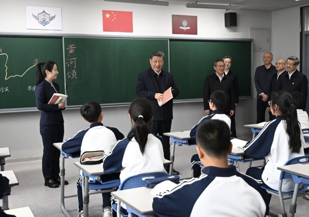 中共总书记习近平3月23日到河北雄安新区考察。(光明网) 中共总书记习近平3月23日到河北雄安新区考察。(光明网)