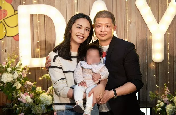 姚晨官宣离婚 人民网狠批：占用公共资源 滥用权威词汇