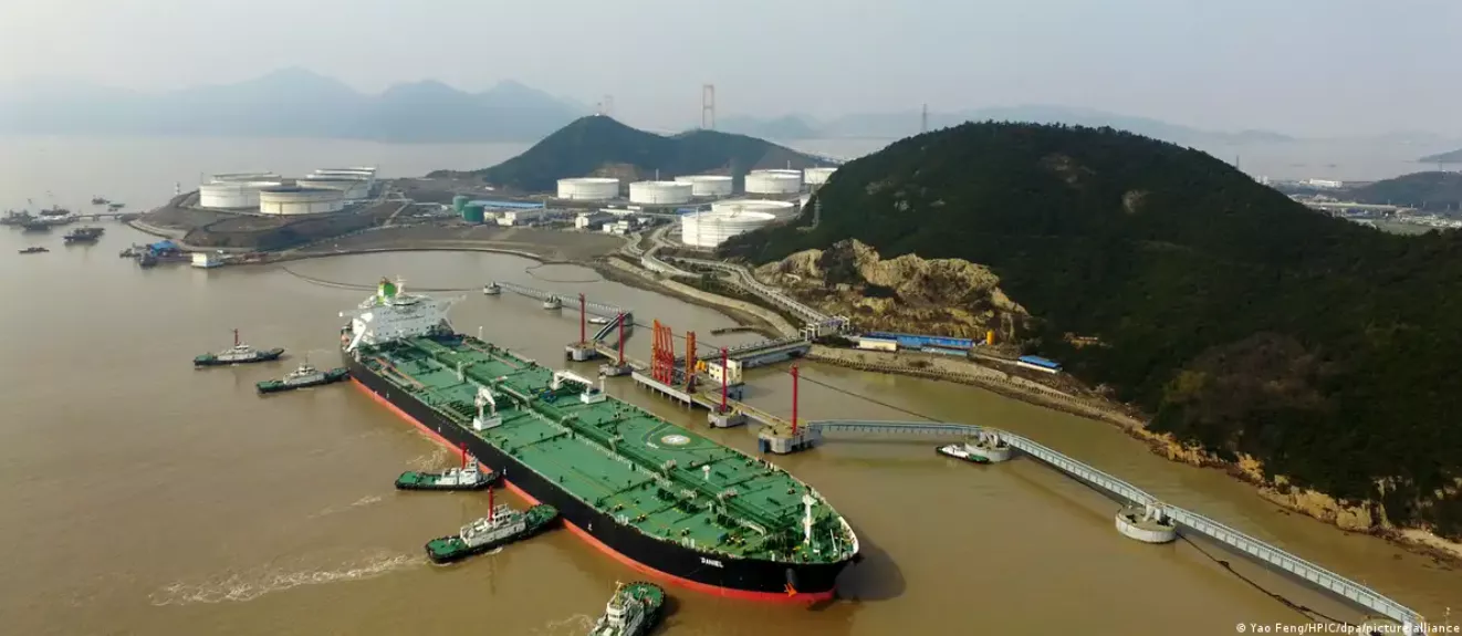 特朗普"自打脸"解禁伊朗石油？中国国企悄悄出手