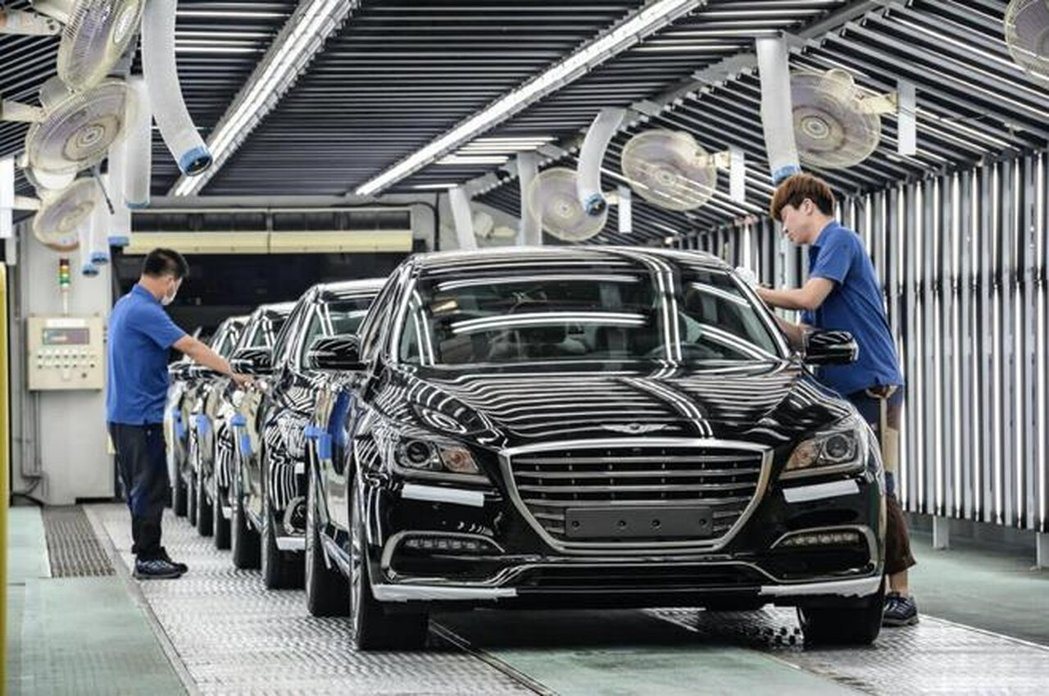 今年前2个月,大陆汽车市场内销年减两位数,出口则维持成长,成为支撑整体市场的重要... 今年前2个月,大陆汽车市场内销年减两位数,出口则维持成长,成为支撑整体市场的重要...