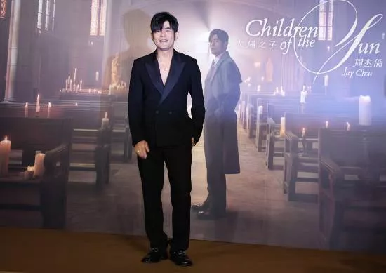 周杰伦分享求婚昆凌细节:服务员都是请来的演员