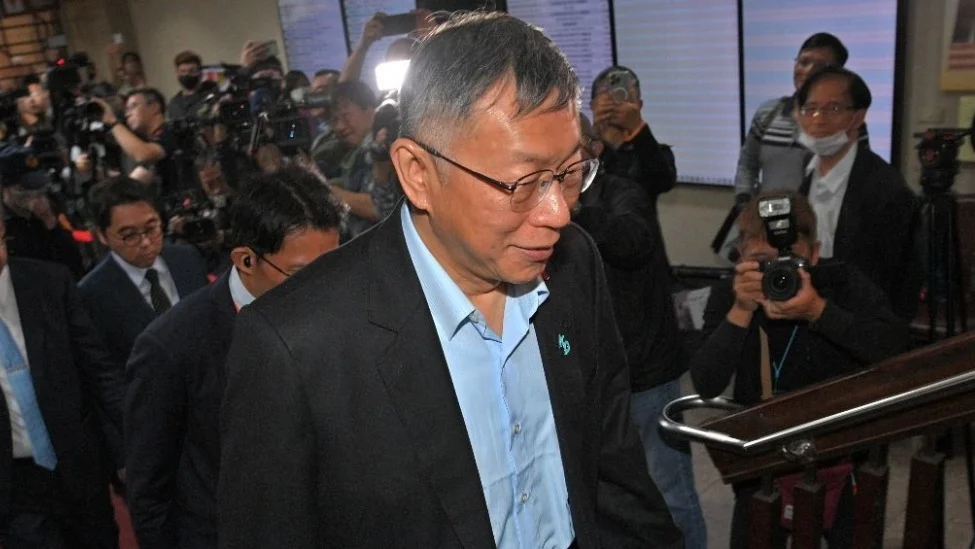 一审被重判17年 柯文哲在法庭上的表情有变化