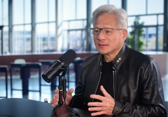 黄仁勋深度访谈：“Token经济”爆发，AI计算占GDP比重将翻百倍，英伟达10万亿是必然
