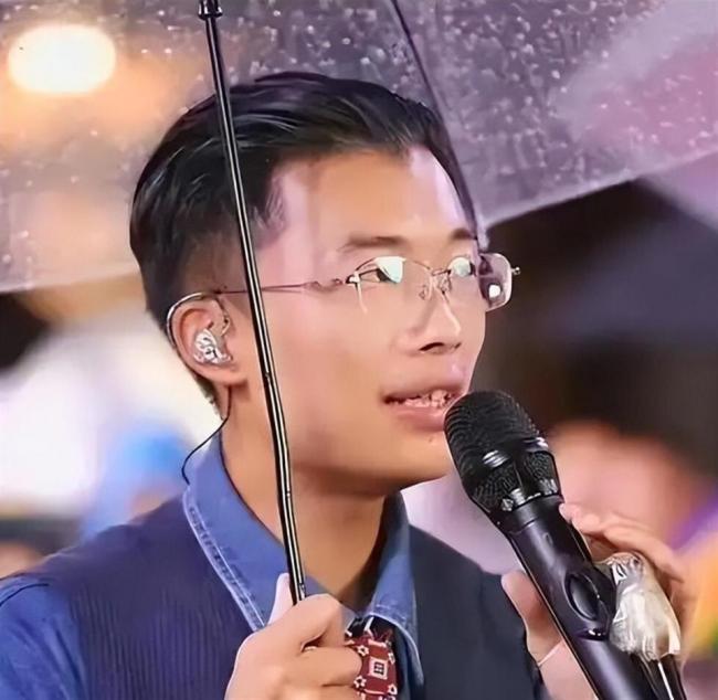 曾日涨百万，一夜爆红的郭有才，如今怎样了