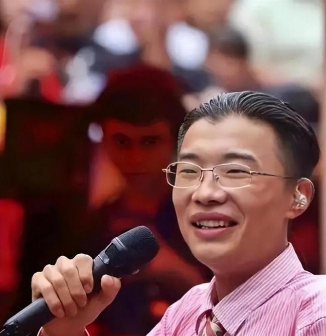 曾日涨百万，一夜爆红的郭有才，如今怎样了