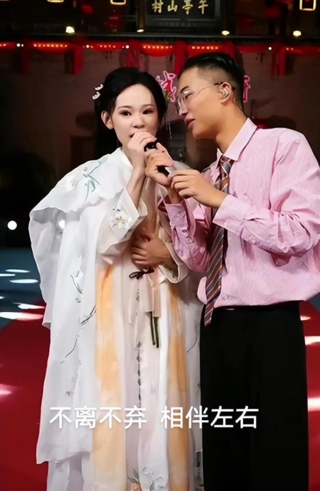 曾日涨百万，一夜爆红的郭有才，如今怎样了