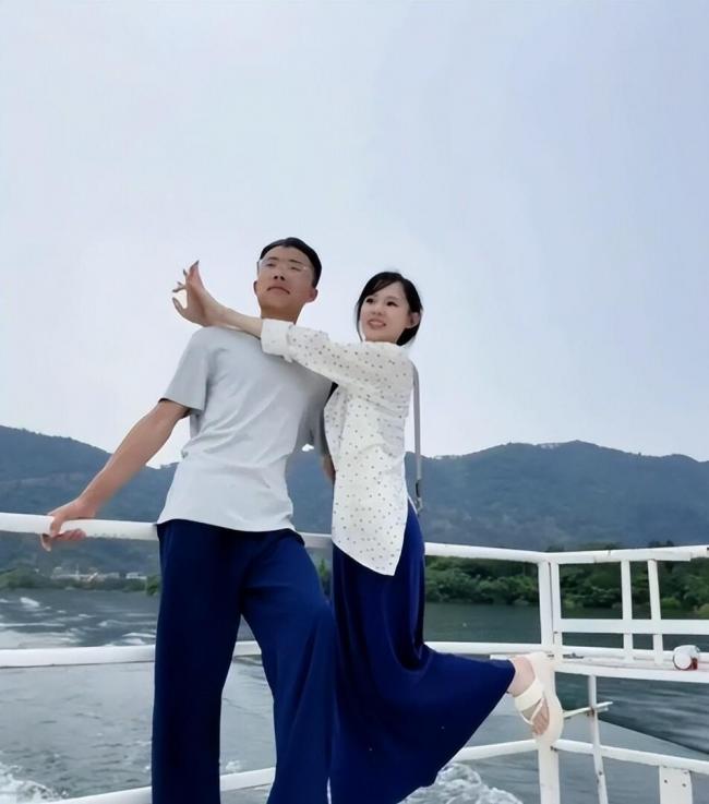 曾日涨百万，一夜爆红的郭有才，如今怎样了