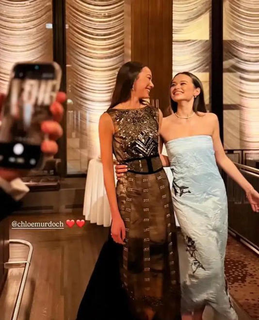 邓文迪长女耶鲁毕业照曝光,男友竟是家族早已认可的对象?