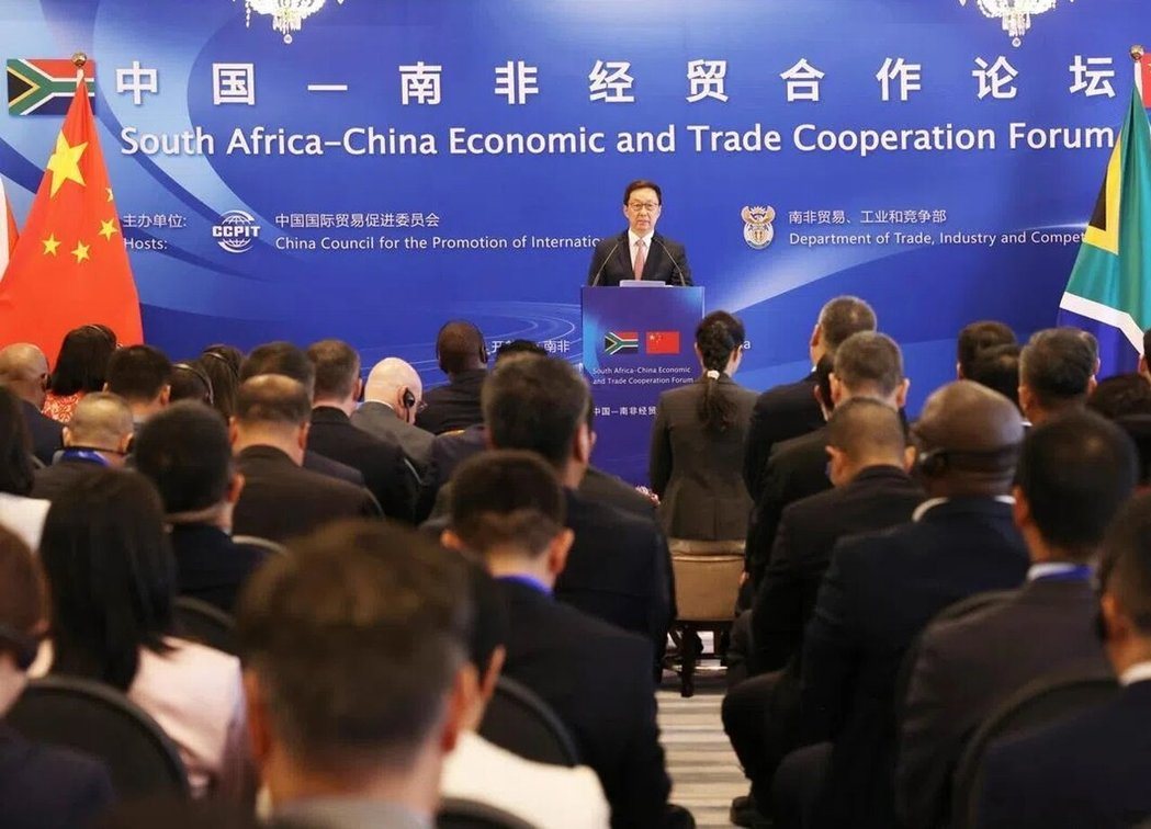 大陆国家副主席韩正,27日在中南经贸合作论坛上致辞时表示,经贸合作是中南关系的「... 大陆国家副主席韩正,27日在中南经贸合作论坛上致辞时表示,经贸合作是中南关系的「...