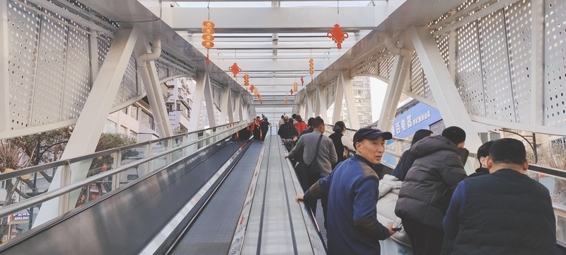 25年前女子殒命工地，警方过筛23.7斤血沙