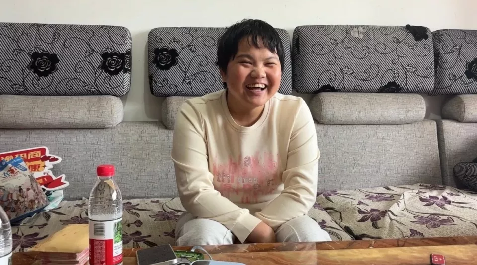 “地铁吐血女孩”被关注后：已收到40余万捐款