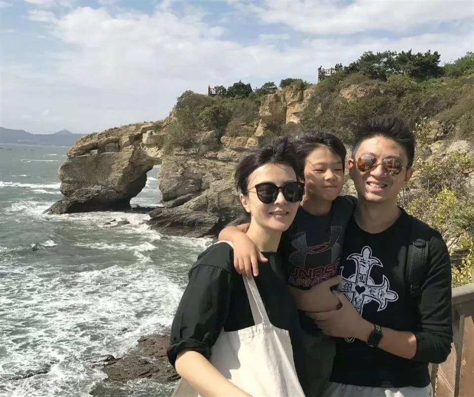 15岁儿子身高超爸!刘孜素颜陪读美国