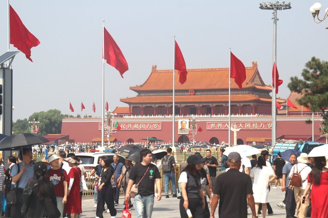 2026年国际局势动乱纷扰,国民党主席郑丽文即将于下周二启程访问中国大陆,预期「... 2026年国际局势动乱纷扰,国民党主席郑丽文即将于下周二启程访问中国大陆,预期「...