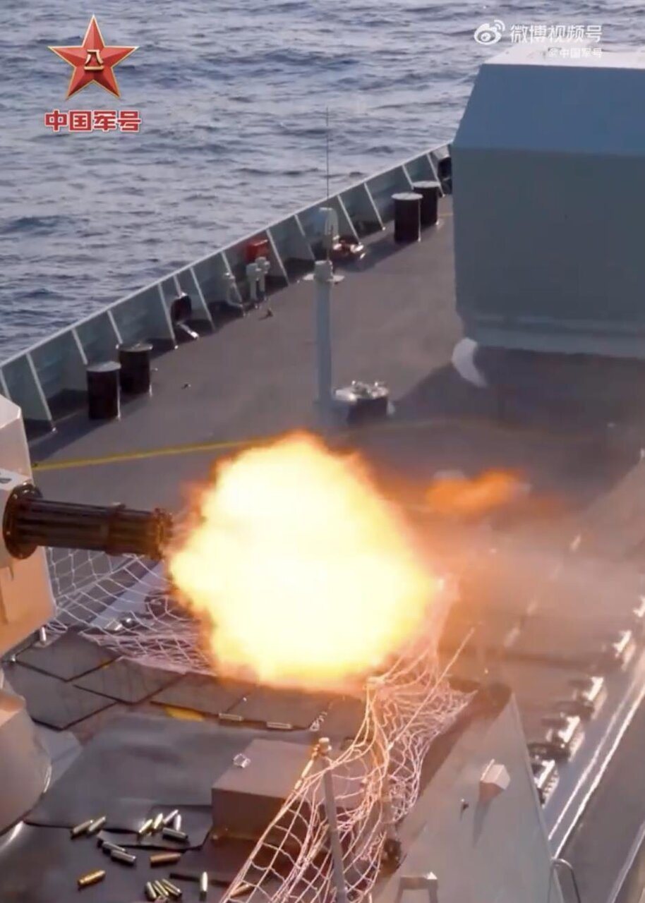 中共南部战区海军近日组织娄底舰、湖北舰、石河子舰等新入列舰艇编队进行实战化训练。... 中共南部战区海军近日组织娄底舰、湖北舰、石河子舰等新入列舰艇编队进行实战化训练。...