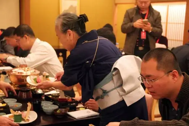 上海率先走出这步棋，释放什么信号